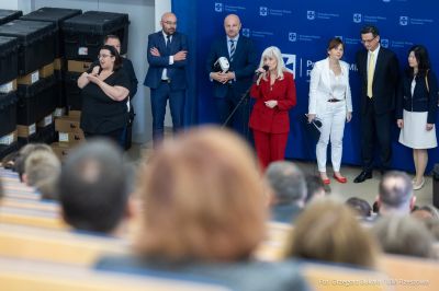 zdjęcie z konferencji prasowej z udziałem Jeffa Y. J. Liu, szefa Przedstawicielstwa Tajpej w Polsce w Poradni Psychologiczno-Pedagogicznej nr 2 w Rzeszowie, fot. Grzegorz Bukała, Urząd Miasta Rzeszowa